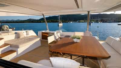 BLUESATION - Outdoor Dining