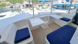 Foredeck lounging cockpit