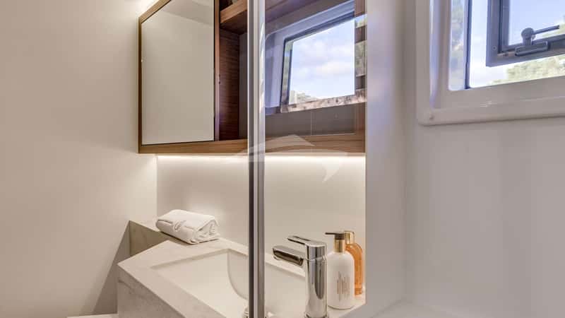 ONEIDA 2 15m sailing yacht charter, photo 6