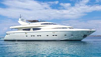 Motor Yacht Divine external