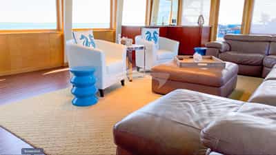 Salon, view aft