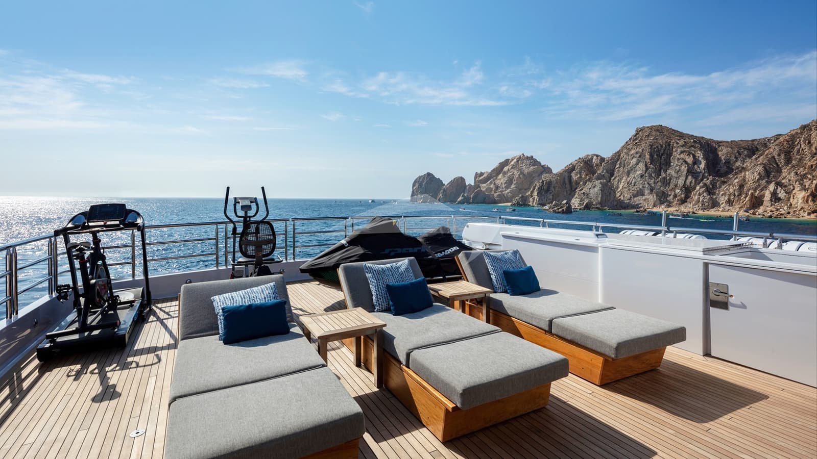 CHAMPAGNE SEAS, photo from the yacht portfolio 23