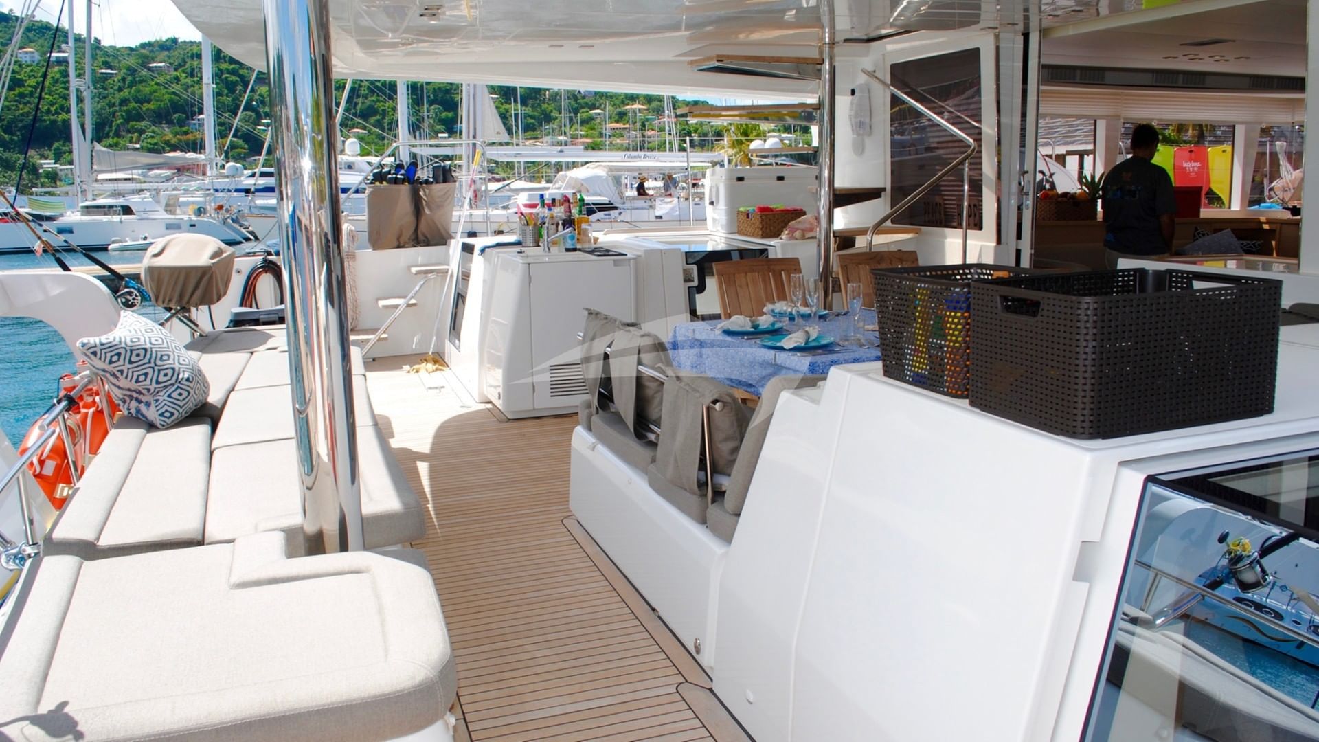 Aft deck from side