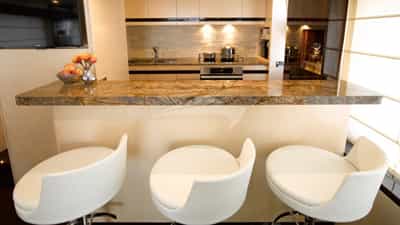Salon Bar