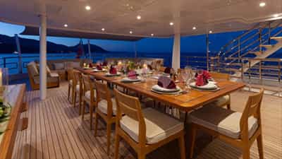 Al Fresco Dining