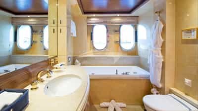 Double Cabin Bathroom