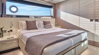 MENANGIO X 28m motor yacht charter, photo 8