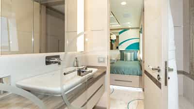Twin Bathroom 2