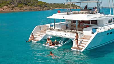 Stern steps provide great access to water