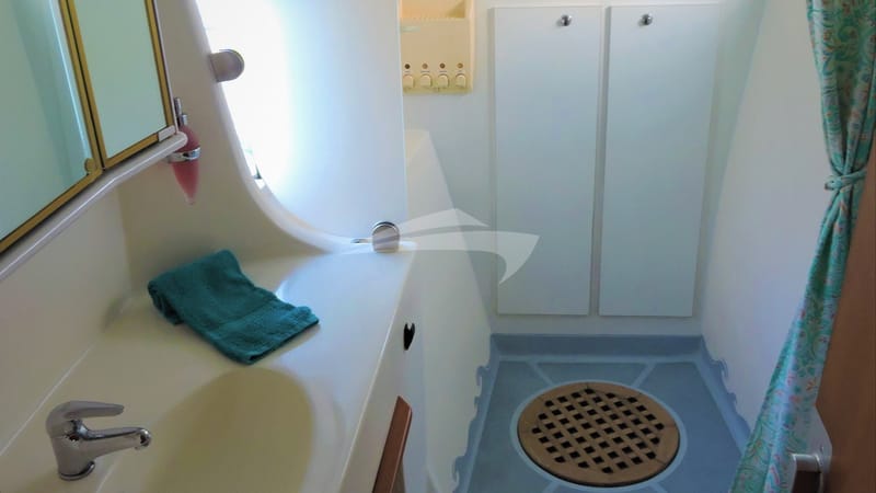 GENESIS Guest Head & Shower