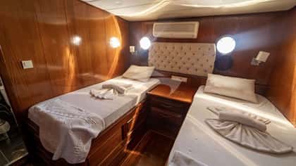 QUEEN LILA 30m motor yacht charter, photo 11