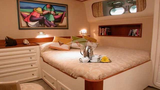 AVA yacht charter photo 3
