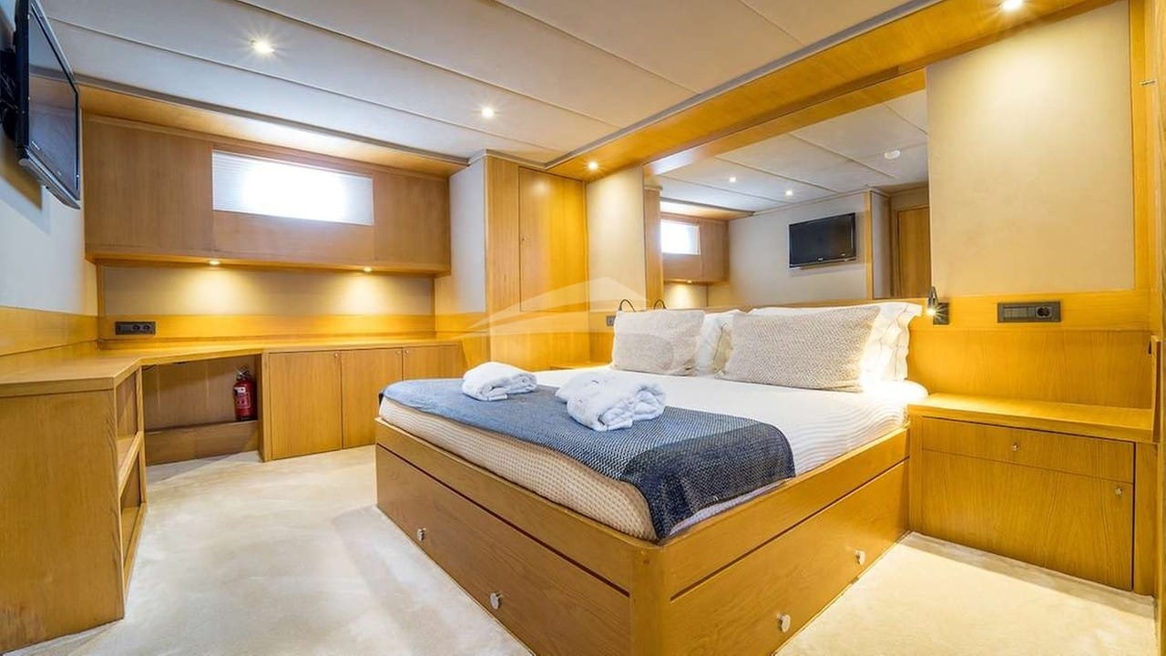 Forward Master Cabin
