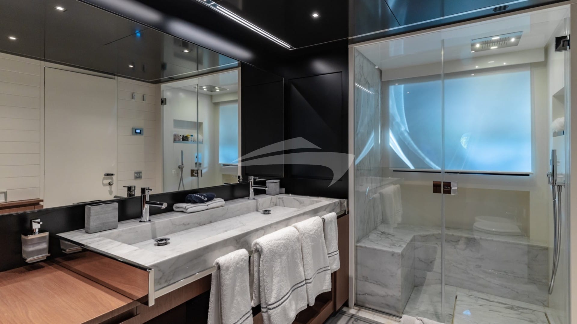 MAIN DECK MASTER ENSUITE