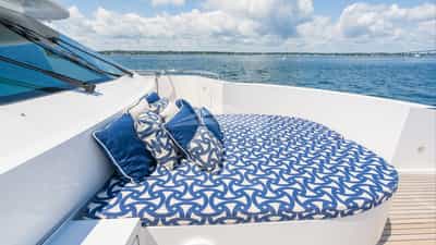 BOW SEATING