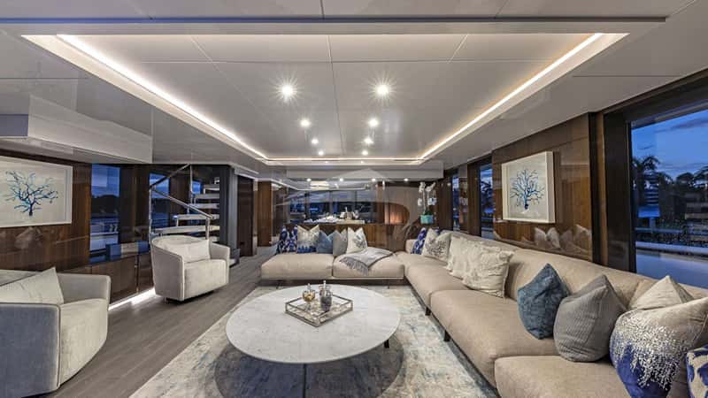 OCULUS 39m motor yacht charter, photo 8