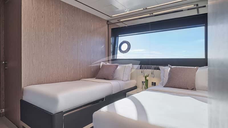 MENANGIO X 28m motor yacht charter, photo 10