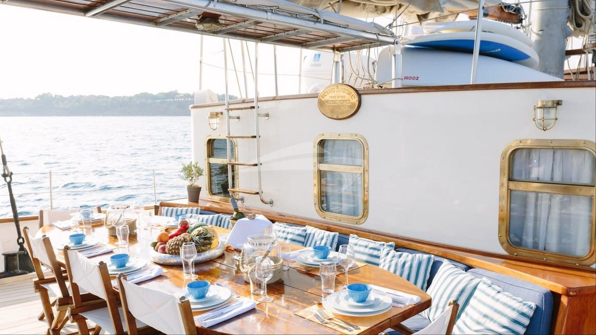 Deck Dining