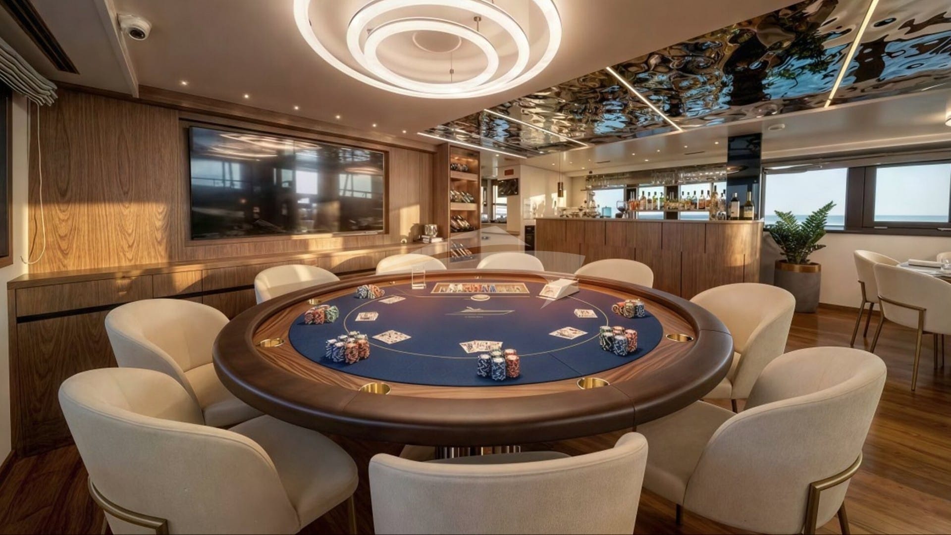 Salon - Upper Deck