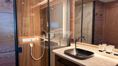 Starboard Port 1 Bathroom