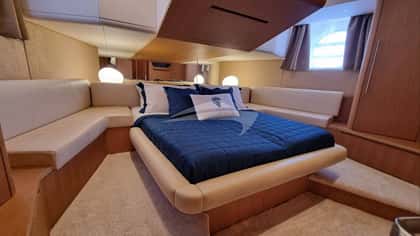 RED ROSE 26m motor yacht charter, photo 8
