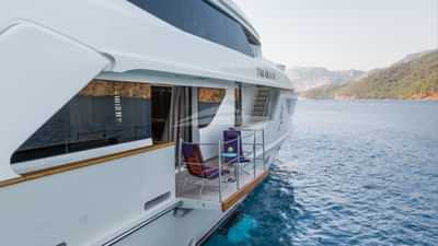 Fold down balcony form main saloon