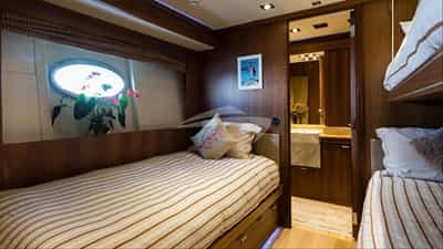 Guest twin cabin
