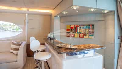 Salon Bar