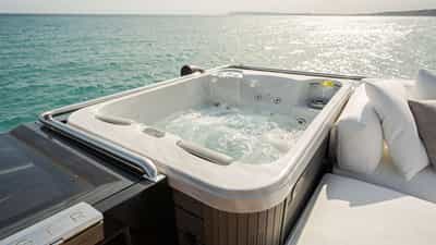 Deck Jacuzzi
