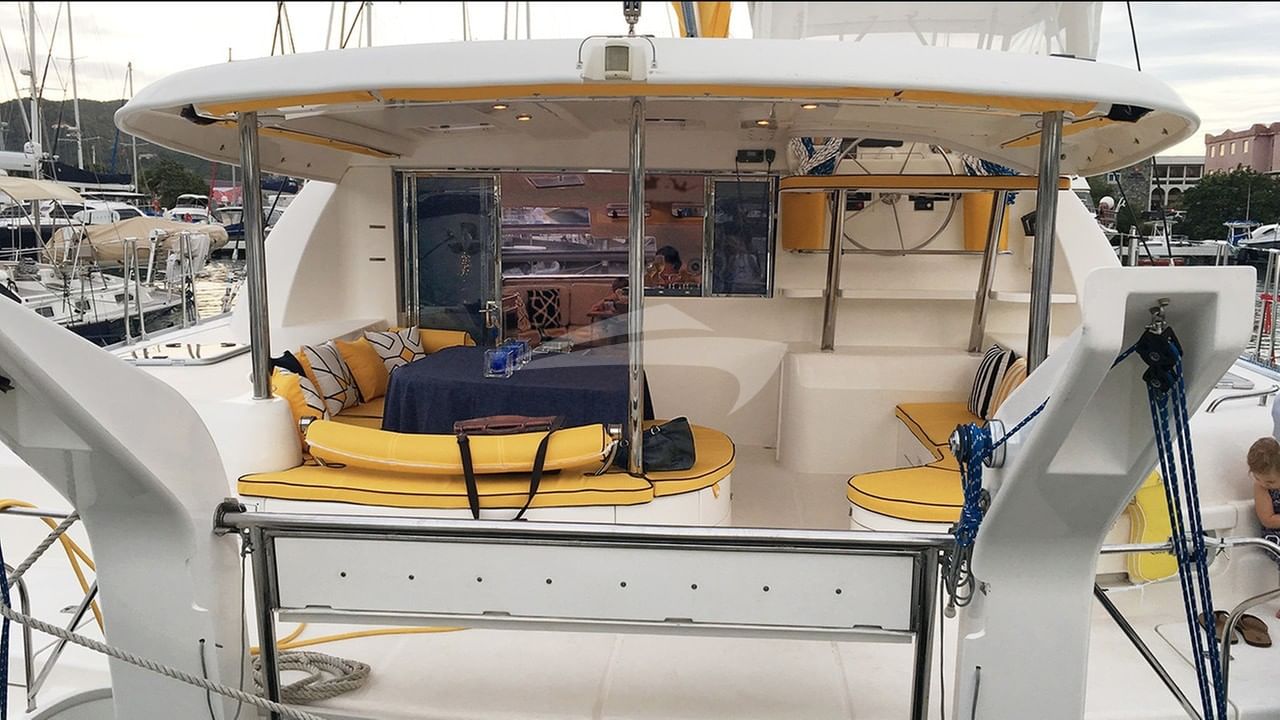 Cockpit and aft settee