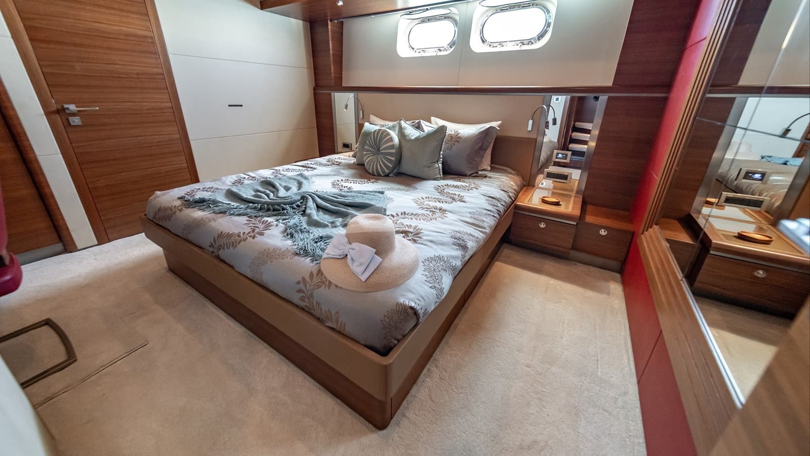 SEA AXIS, photo from the yacht portfolio 8
