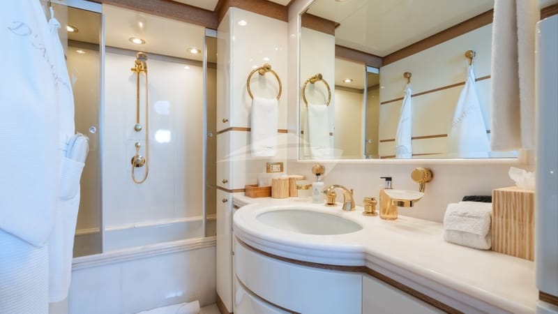 Master stateroom en suite