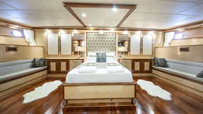 Mastwr Stateroom