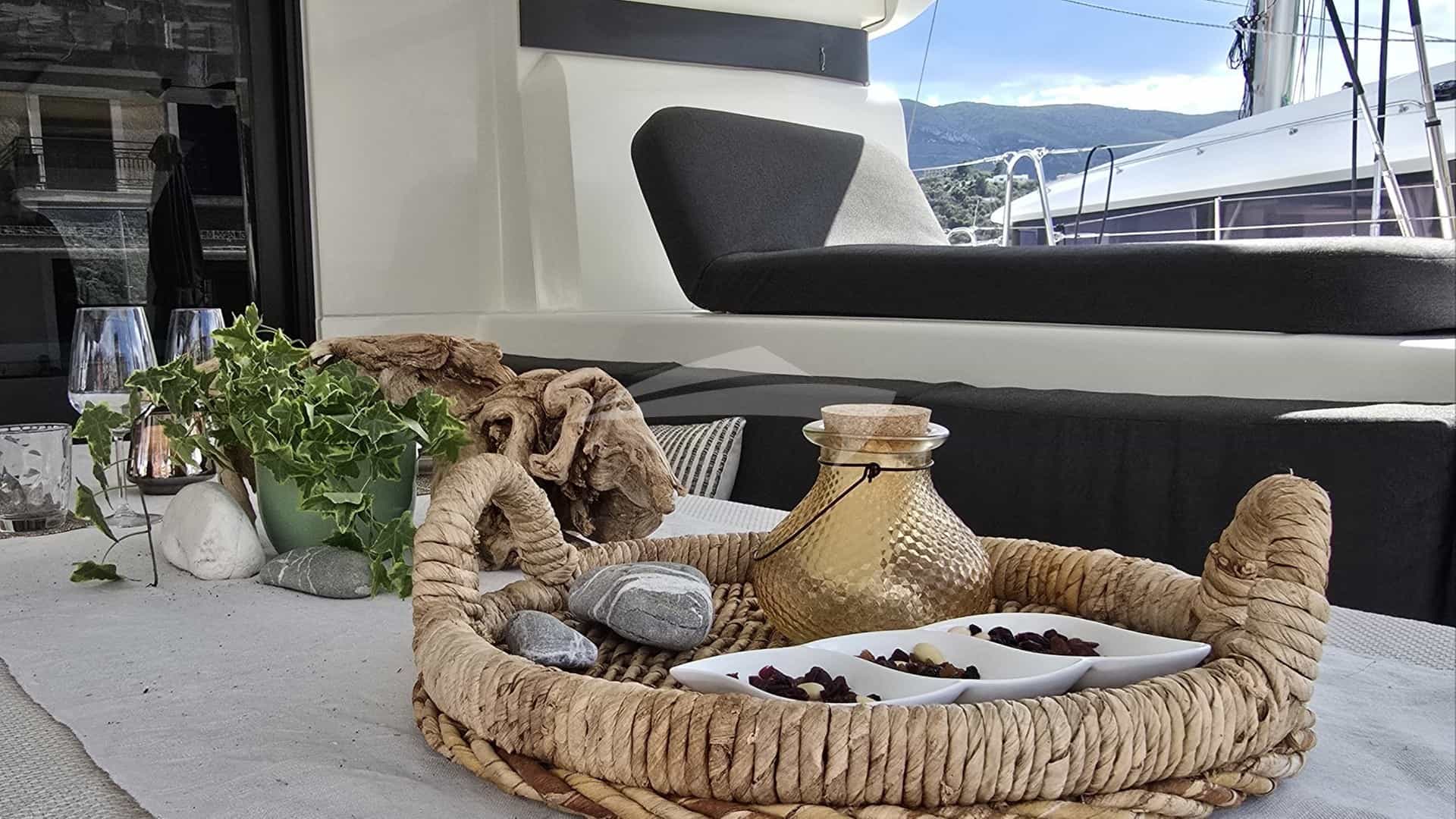 Aft cockpit
