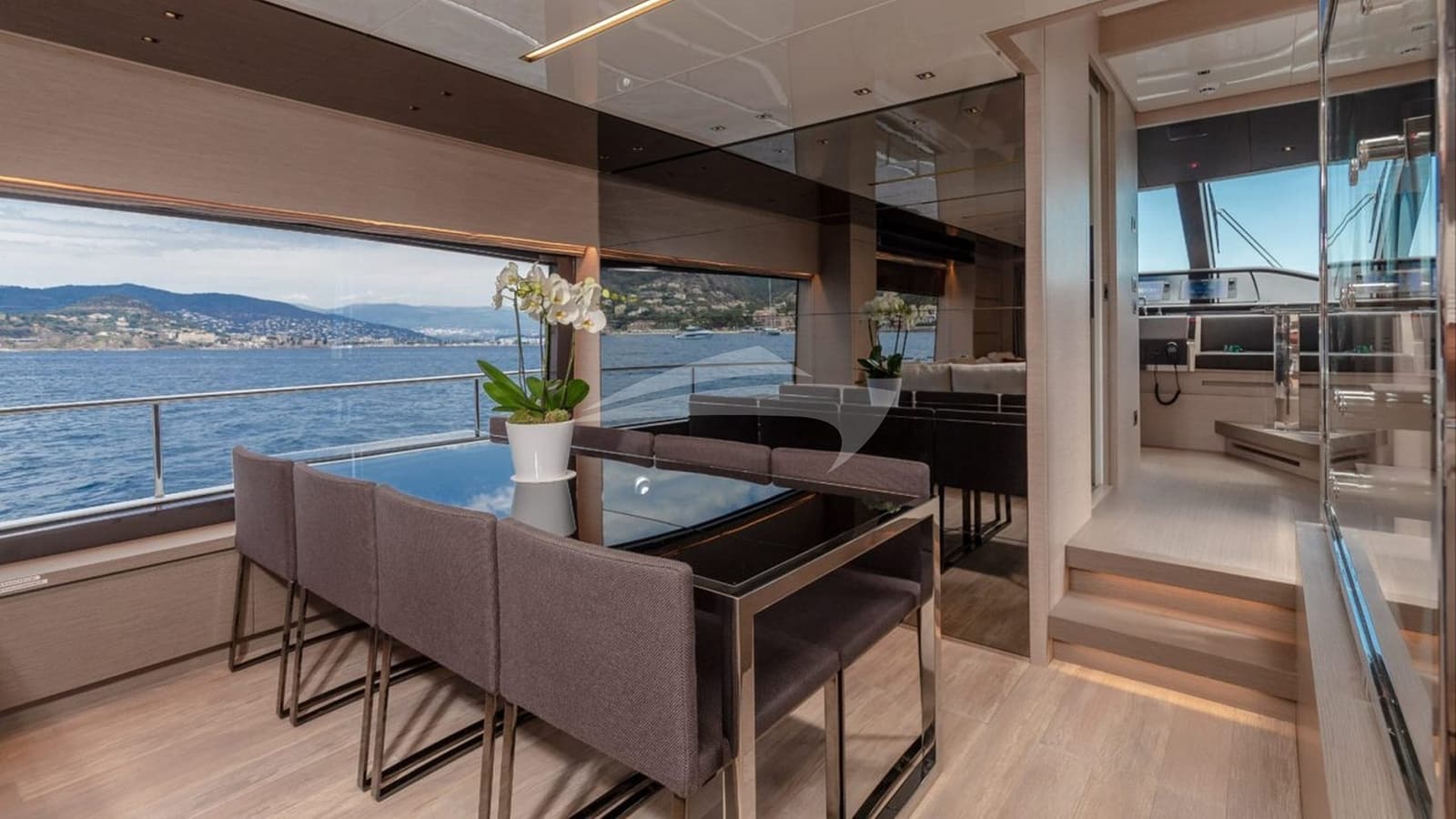 REGINE OF CANNES, photo from the yacht portfolio 13