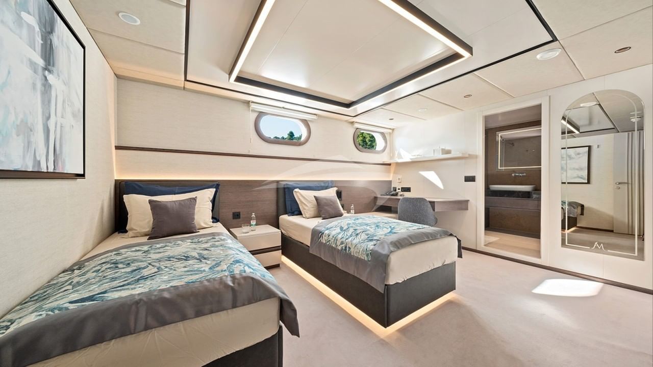 ANIMA MARIS Twin cabin