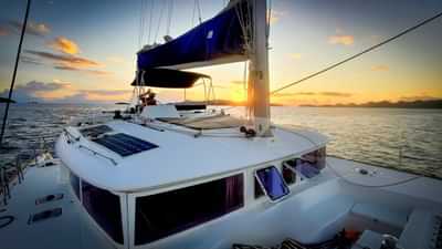 NEON MOON's flybridge and sundeck