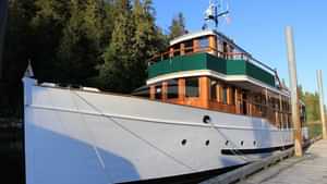 DISCOVERYYacht Charter With Worth Avenue Yachts