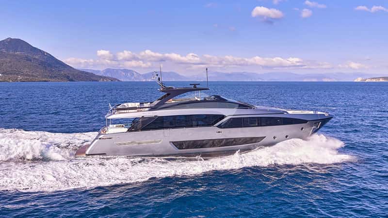 MENANGIO X 28m motor yacht charter