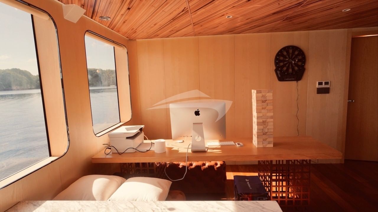 Entertainment Saloon