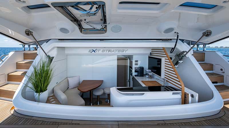 R&R 29m motor yacht charter, photo 5