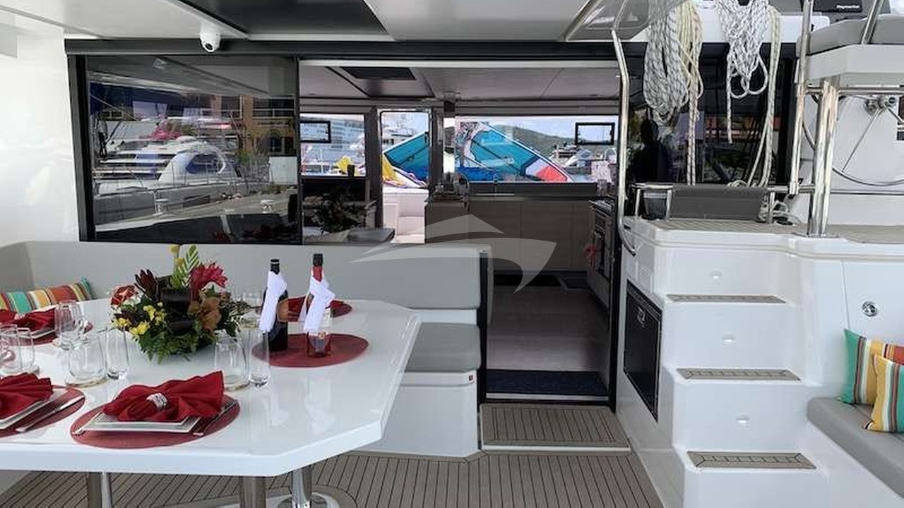 Cockpit to Salon