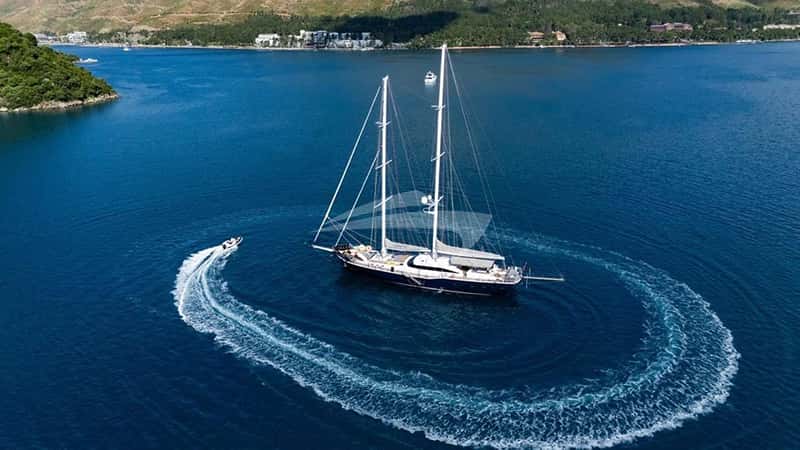 UBI BENE 44m sailing yacht charter, photo 3