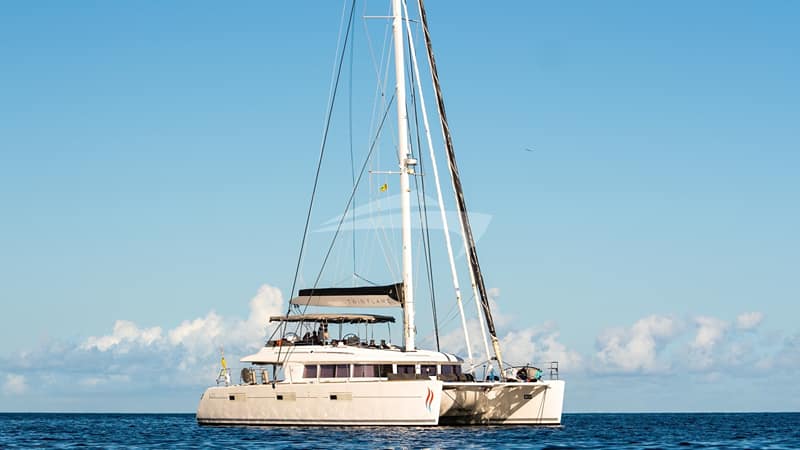 HUNTRESS, Sail