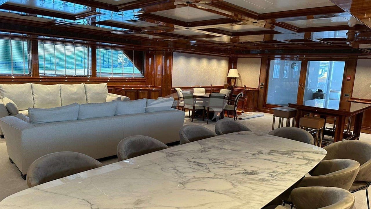 The dining table is situated on the forward port side so allowing a smooth transition between relaxing areas and dining