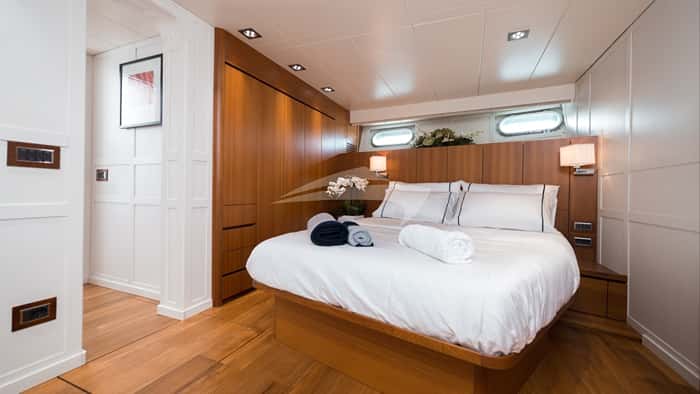 PAOLUCCI 30m motor yacht charter, photo 5