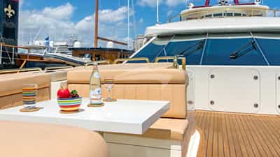 Bow seating