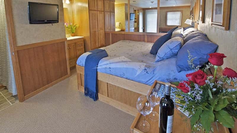 SAFARI EXPLORER 44m motor yacht charter, photo 5