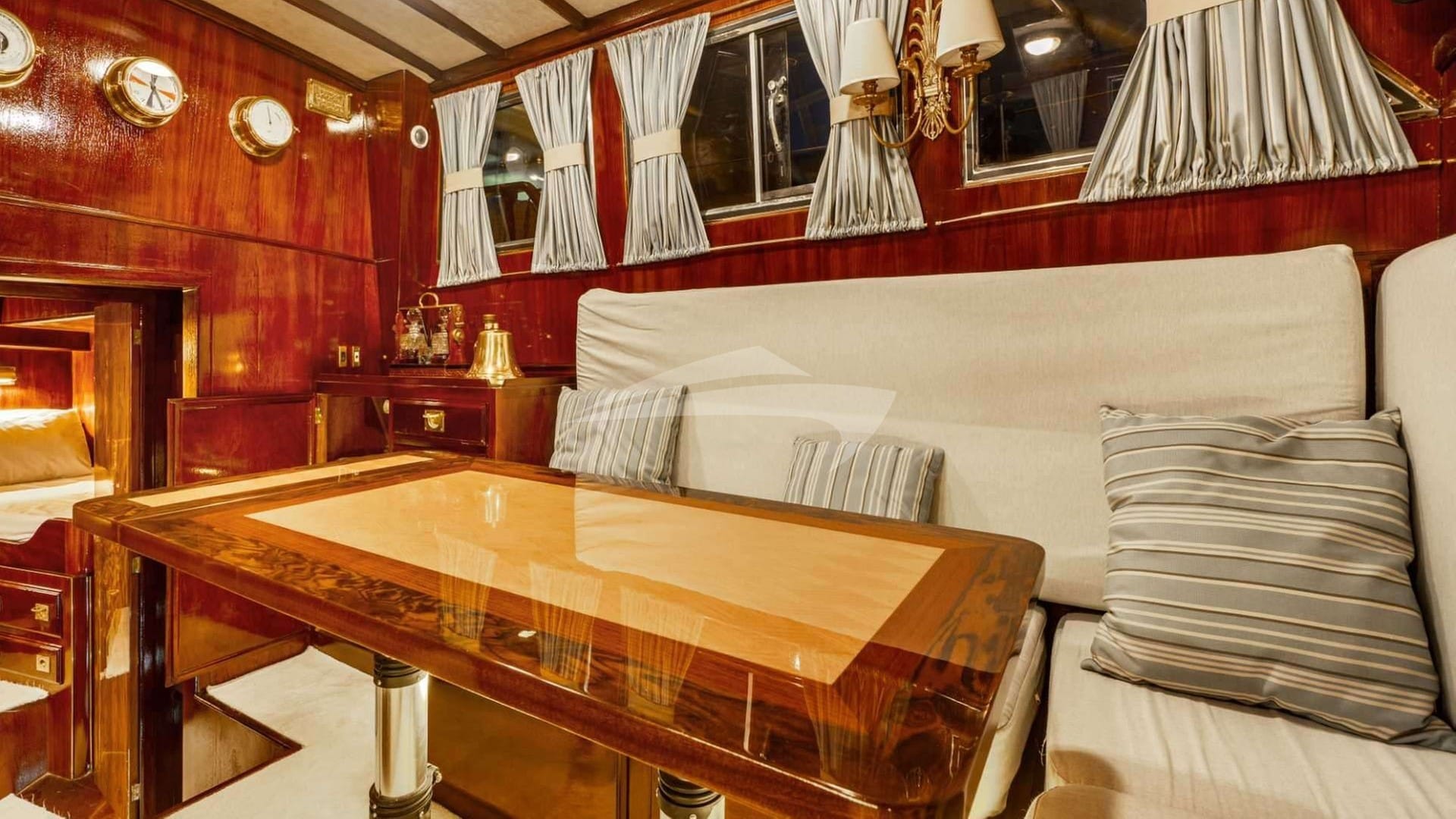 Main Salon / Dining Area