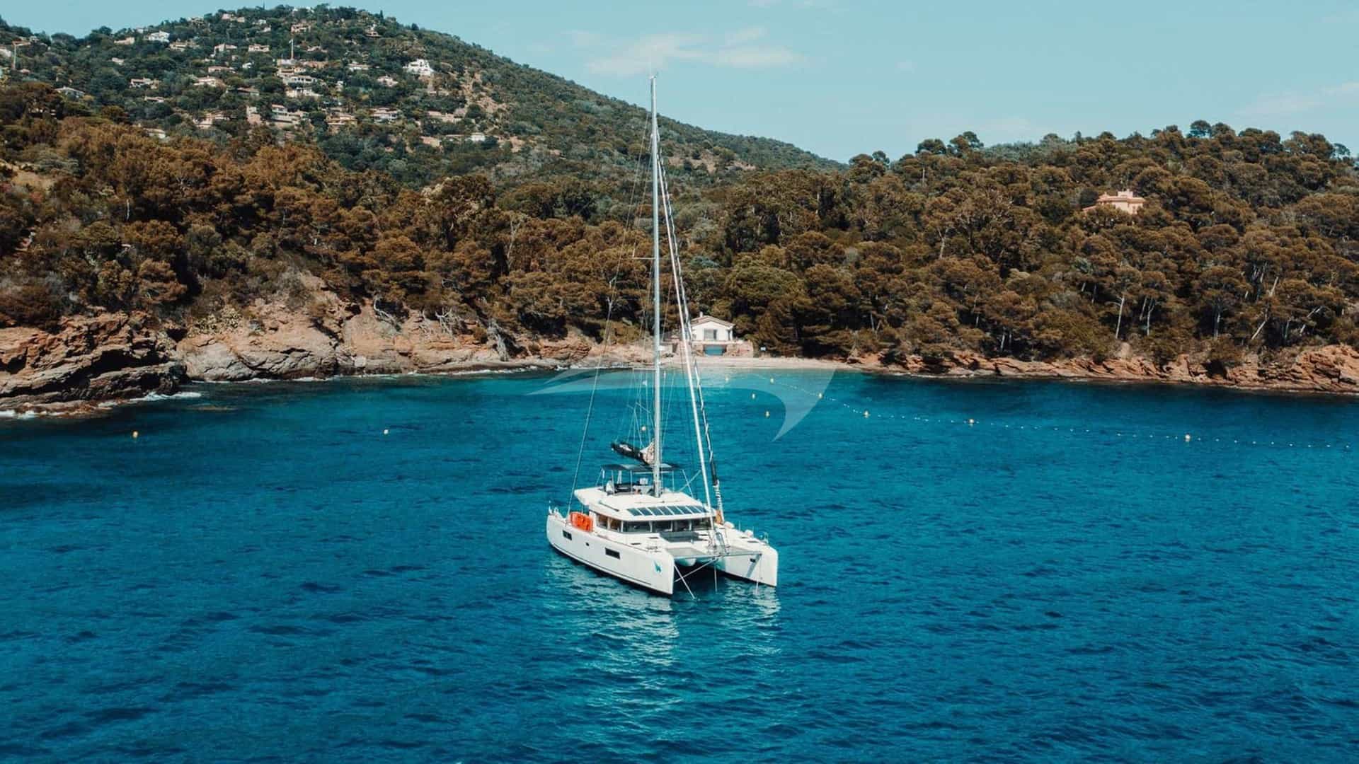 SERENITE yacht charter